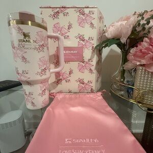 Stanley Holiday Love Shack Fancy 40z. Perfect for a Christmas Gift!!!